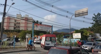 Homem pula muro de creche em Blumenau e mata 4 crianças; homem foi preso
